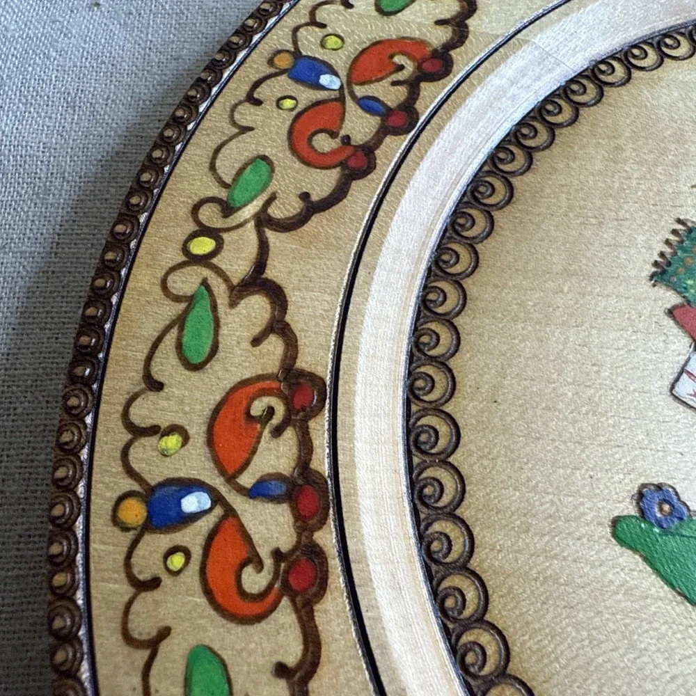 Vintage Wooden Hand carved\Painted Decor Plate Wall‎ Hanging Folk  BULGARIA